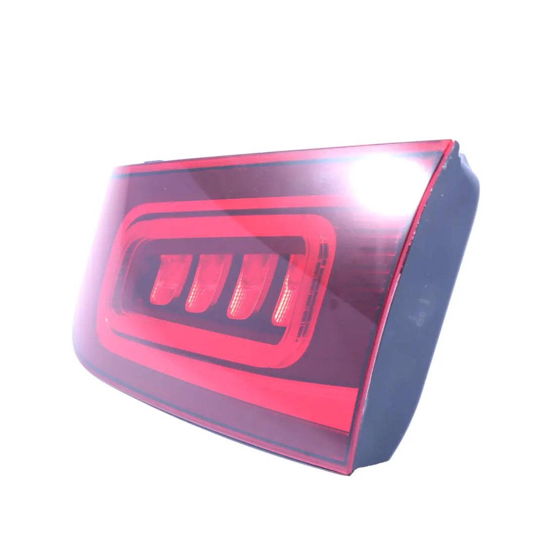 Lampe d'éclairage coffre hayon arrière droite pour Mercedes GLC X253 à propos du numéro de pièce A2539062603 Mercedes GLC X253 Lampe d'éclairage coffre hayon arrière droite - SKU A2539062603 - Numéro de pièce A2539062603