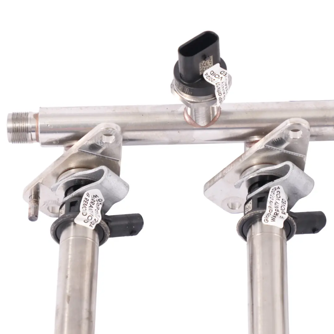 Rail d'injection Mercedes W176 W177 M270 Rail de carburant haute pour à propos du numéro de pièce A2700701995 Rail d'injection Mercedes W176 W177 M270 Rail de carburant haute - SKU A2700701995 - Numéro de pièce A2700701995