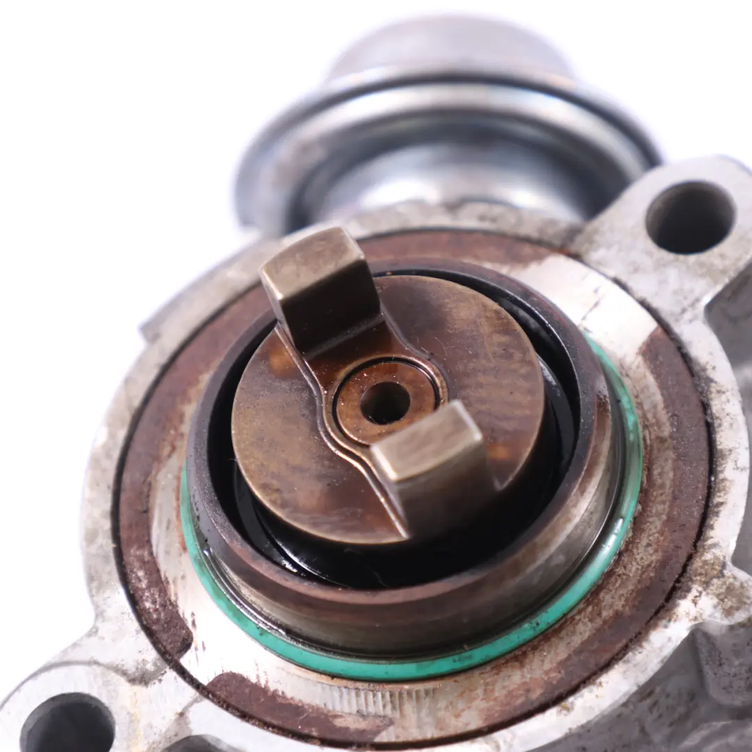 Pompe à carburant Mercedes W204 W212 M271 Pompe à injection pour à propos du numéro de pièce A2710702201 Pompe à carburant Mercedes W204 W212 M271 Pompe à injection - SKU A2710702201 - Numéro de pièce A2710702201