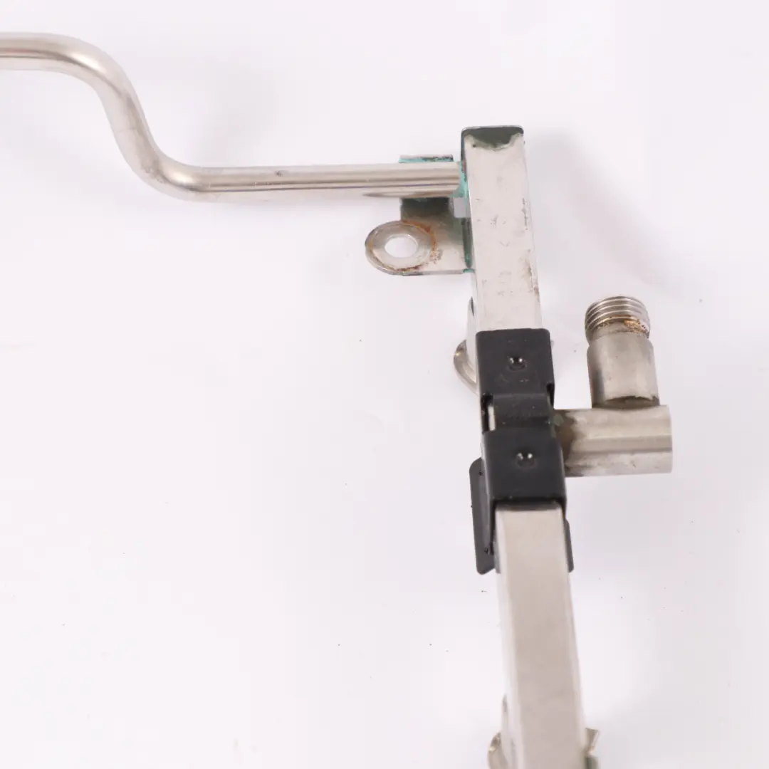 Rail Mercedes W203 W209 M272 Inyección Inyector Tubo Boquilla para Fuel con número de pieza A2720700995 Fuel Rail Mercedes W203 W209 M272 Inyección Inyector Tubo Boquilla - SKU A2720700995-1 - Número de pieza A2720700995