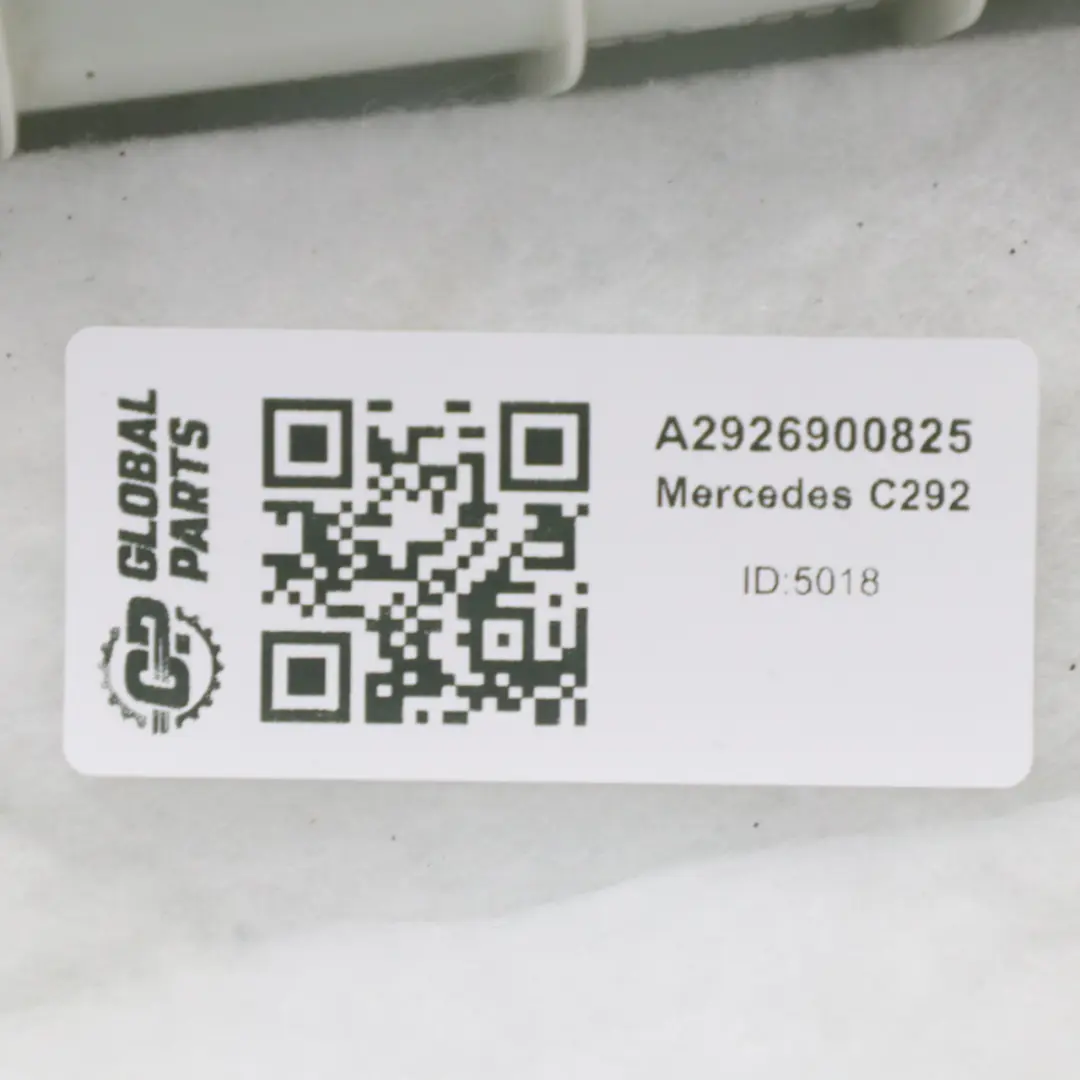 Embellecedor panel columna C Trasera Cubierta para Mercedes GLE C292 con número de pieza A2926900825 Mercedes GLE C292 Embellecedor panel columna C Trasera Cubierta - SKU A2926900825 - Número de pieza A2926900825