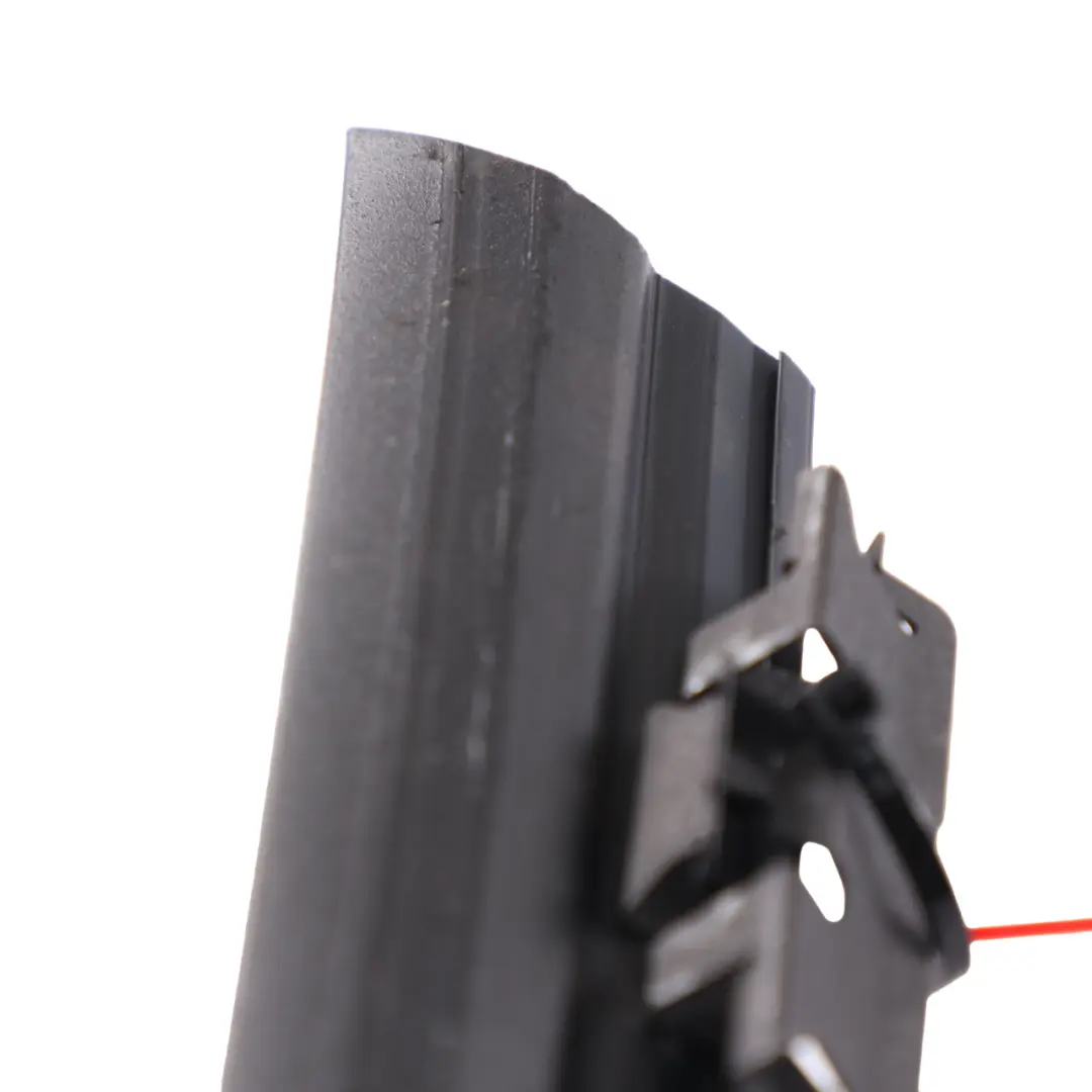 Ventana Rail Tira Sellado Trim Trasera Izquierda para Mercedes GLE C292 con número de pieza A2927300100 Mercedes GLE C292 Ventana Rail Tira Sellado Trim Trasera Izquierda - SKU A2927300100 - Número de pieza A2927300100