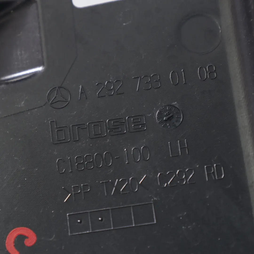 Mercedes C292 Osłona Zamka Drzwi Lewy Tył - SKU A2927330108 - Numer Części A2927330108