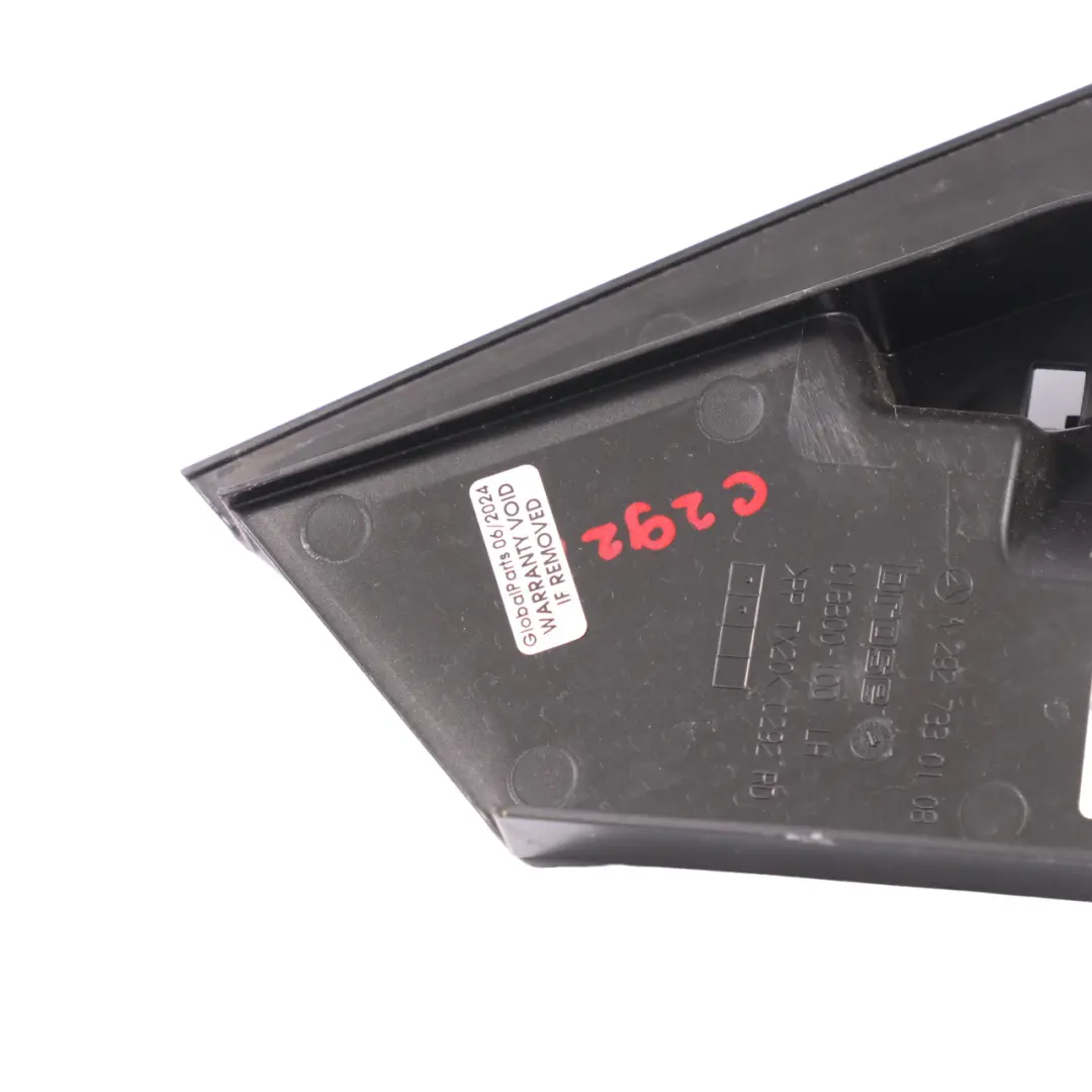 Couvercle garniture serrure porte arrière gauche pour Mercedes C292 à propos du numéro de pièce A2927330108 Mercedes C292 Couvercle garniture serrure porte arrière gauche - SKU A2927330108 - Numéro de pièce A2927330108