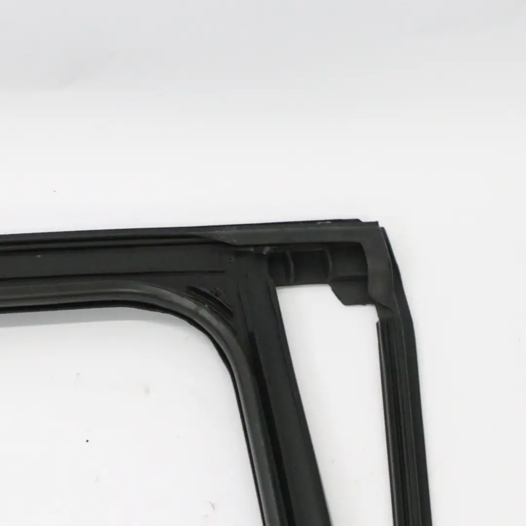 Mercedes C292 Puerta Sello Ventana Trasera Izquierda Guía Marco - SKU A2927350125 - Número de pieza A2927350125