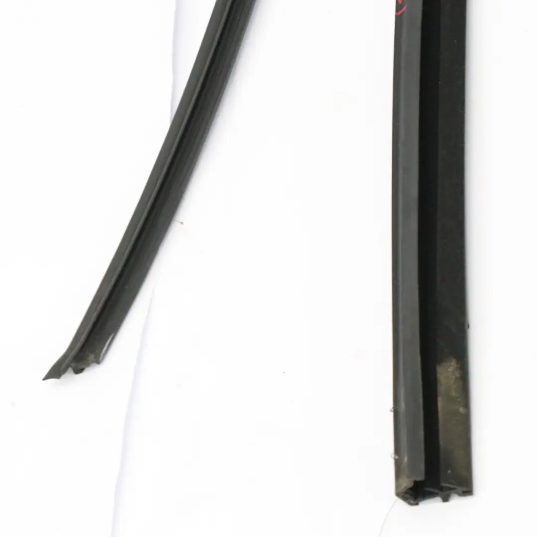 Mercedes C292 Joint de Porte Fenêtre Arrière Gauche Cadre Guide - SKU A2927350125 - Numéro de pièce A2927350125