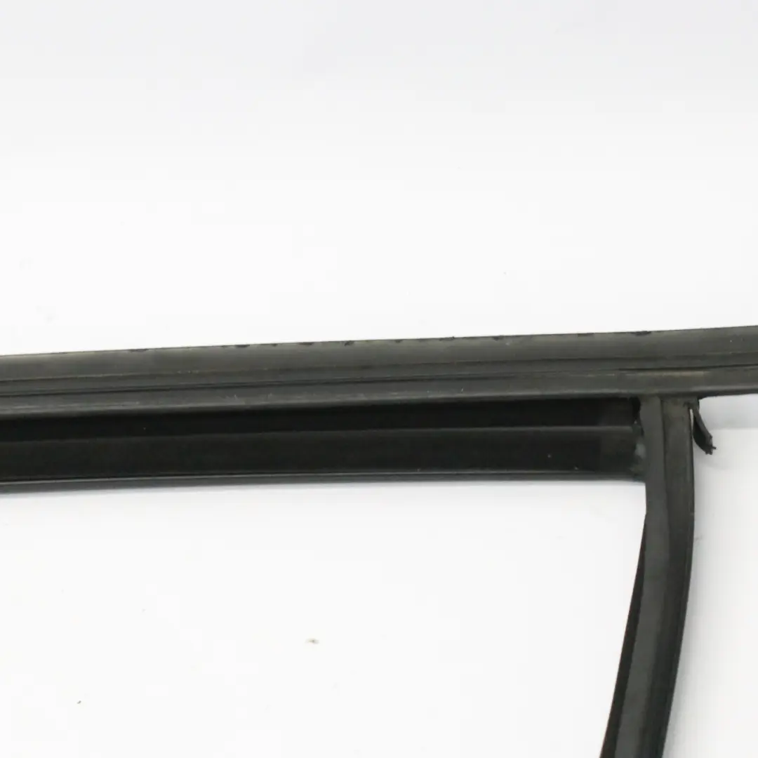 Mercedes C292 Guarnizione Porta Finestra Posteriore Sinistra Guida - SKU A2927350125 - Numero di parte A2927350125