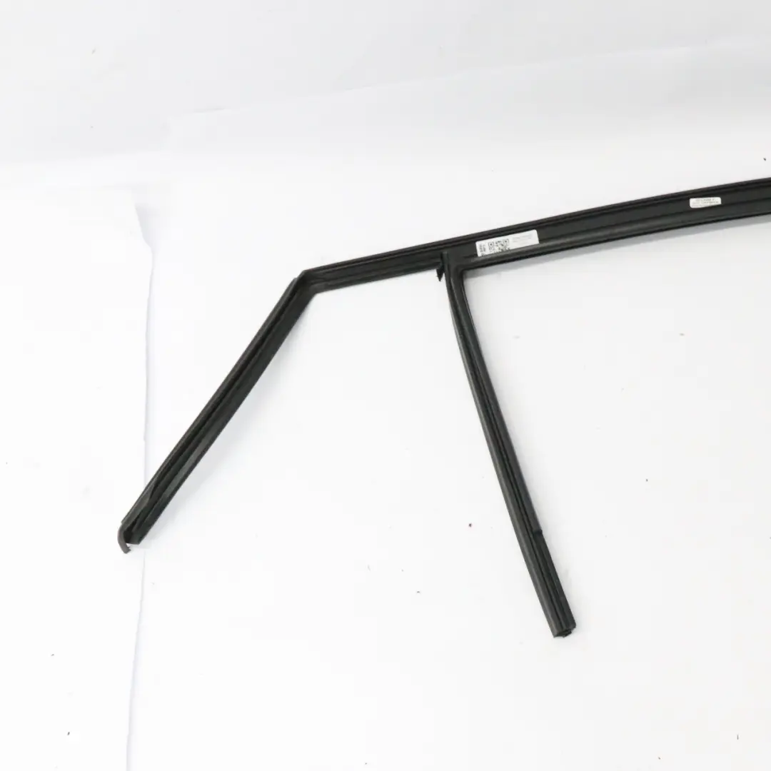 Mercedes C292 Puerta Sello Ventana Trasera Izquierda Guía Marco - SKU A2927350125 - Número de pieza A2927350125