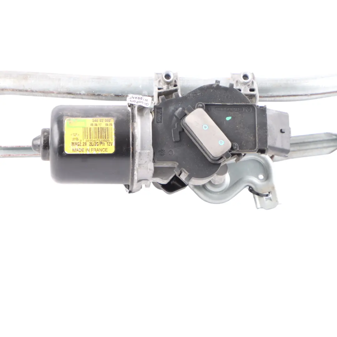 Wiper Motor Front Windscreen Linkage System to Mercedes W415 with Part number A4158204500 Mercedes W415 Wiper Motor Front Windscreen Linkage System - SKU A4158204500 - Part number A4158204500