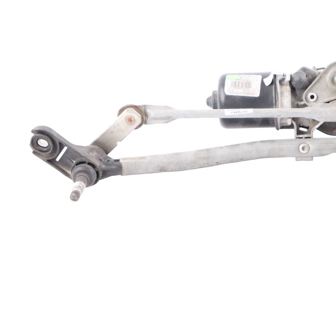 Wiper Motor Front Windscreen Linkage System to Mercedes W415 with Part number A4158204500 Mercedes W415 Wiper Motor Front Windscreen Linkage System - SKU A4158204500 - Part number A4158204500