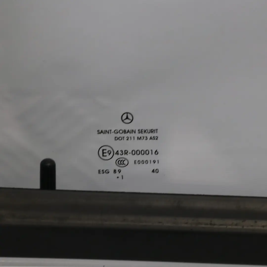 Panneau de porte avant droite blanc Arctic White 9174 pour Mercedes Vito W639 à propos du numéro de pièce A6397201105 Mercedes Vito W639 Panneau de porte avant droite blanc Arctic White 9174 - SKU A6397201105-ARW4 - Numéro de pièce A6397201105