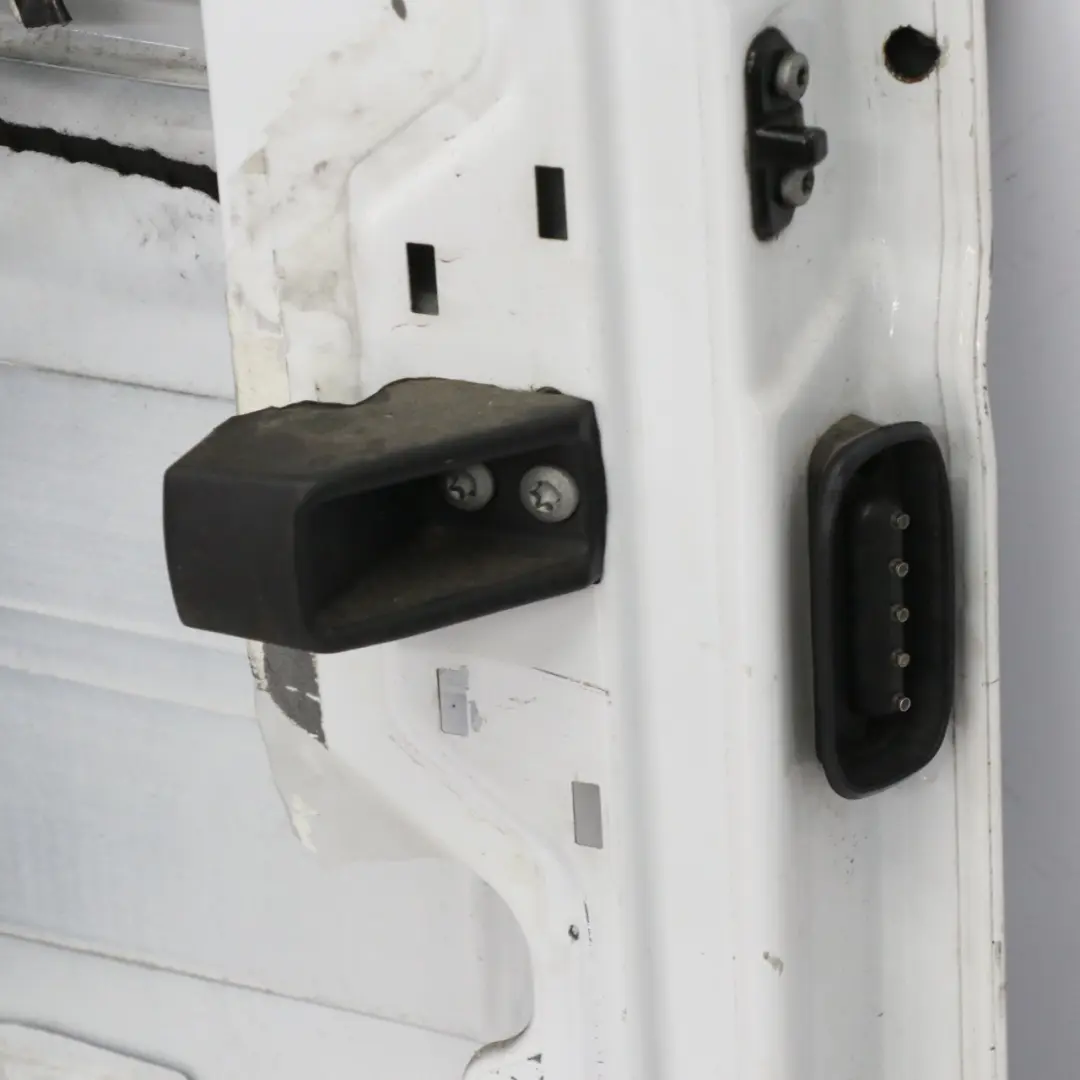 Drzwi Boczne Przesuwne Lewe Tylne Arctic White - 9147 do Mercedes Vito W639 o numerze A6397302705 Mercedes Vito W639 Drzwi Boczne Przesuwne Lewe Tylne Arctic White - 9147 - SKU A6397302705-ARW - Numer Części A6397302705