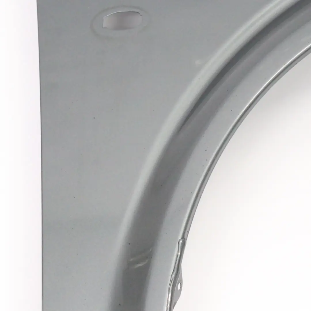 Aile Avant Droite Aile Flint Grey Métallisé - 368 pour Mercedes Vito W639 à propos du numéro de pièce A6398800700 Mercedes Vito W639 Aile Avant Droite Aile Flint Grey Métallisé - 368 - SKU A6398800700-FLG1 - Numéro de pièce A6398800700