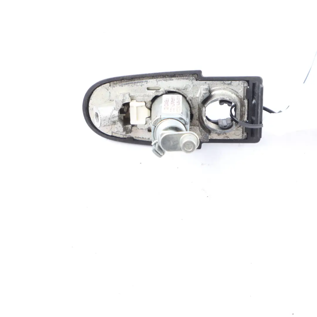 Door Lock Cylinder Front Right O/S Key Cylinder to Mercedes Vito W639 with Part number A6398901667 Mercedes Vito W639 Door Lock Cylinder Front Right O/S Key Cylinder - SKU rhd-A6398901667 - Part number A6398901667