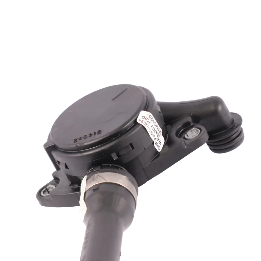 Soupape Purge Reniflard Séparateur Huile OM642 A6420102091 pour Mercedes W463 W251 à propos du numéro de pièce A6420100391 Mercedes W463 W251 Soupape Purge Reniflard Séparateur Huile OM642 A6420102091 - SKU A6420100391 - Numéro de pièce A6420100391