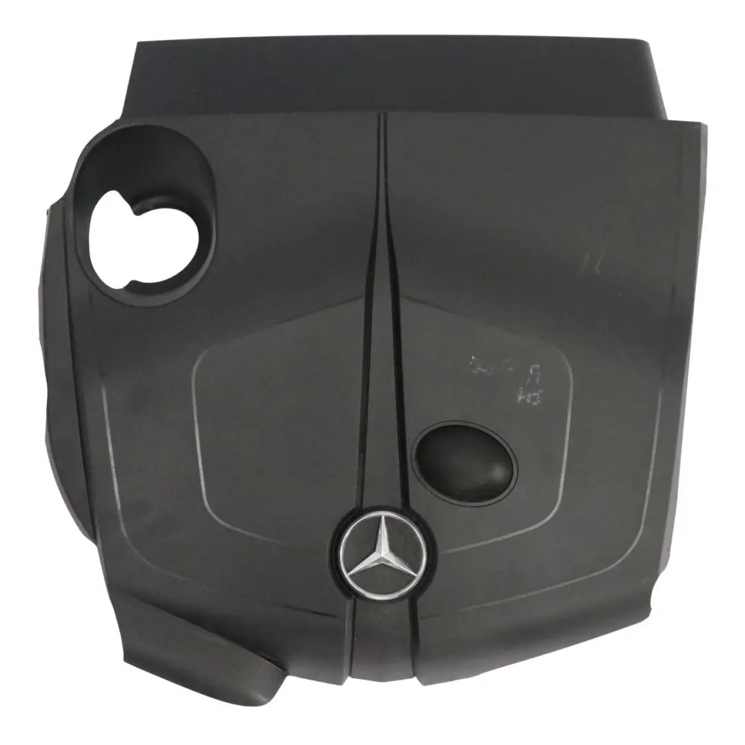 Tapa Motor Mercedes C117 X156 W176 W246 Diesel OM651 para con número de pieza A6510102413 Tapa Motor Mercedes C117 X156 W176 W246 Diesel OM651 - SKU A6510102413 - Número de pieza A6510102413