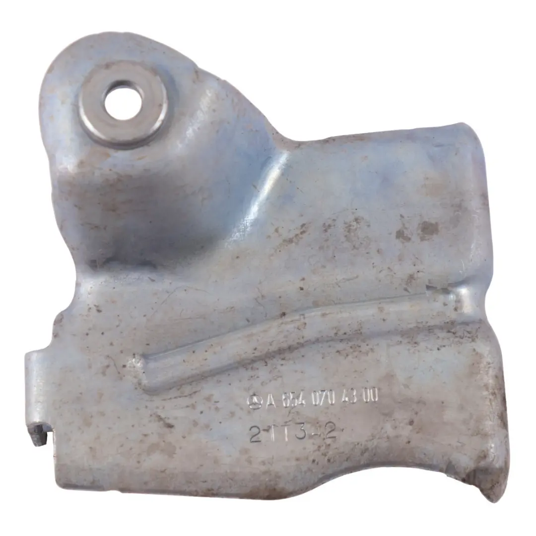 W907 Sistema d'iniezione Protezione lamiera copertura Trim per Mercedes con numero di parte A6540704300 Mercedes W907 Sistema d'iniezione Protezione lamiera copertura Trim - SKU A6540704300 - Numero di parte A6540704300