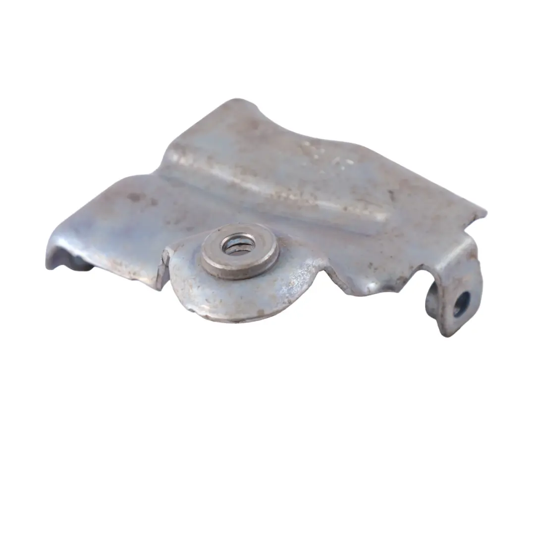 W907 Sistema Inyección Protector Chapa Cubierta para Mercedes con número de pieza A6540704300 Mercedes W907 Sistema Inyección Protector Chapa Cubierta - SKU A6540704300 - Número de pieza A6540704300