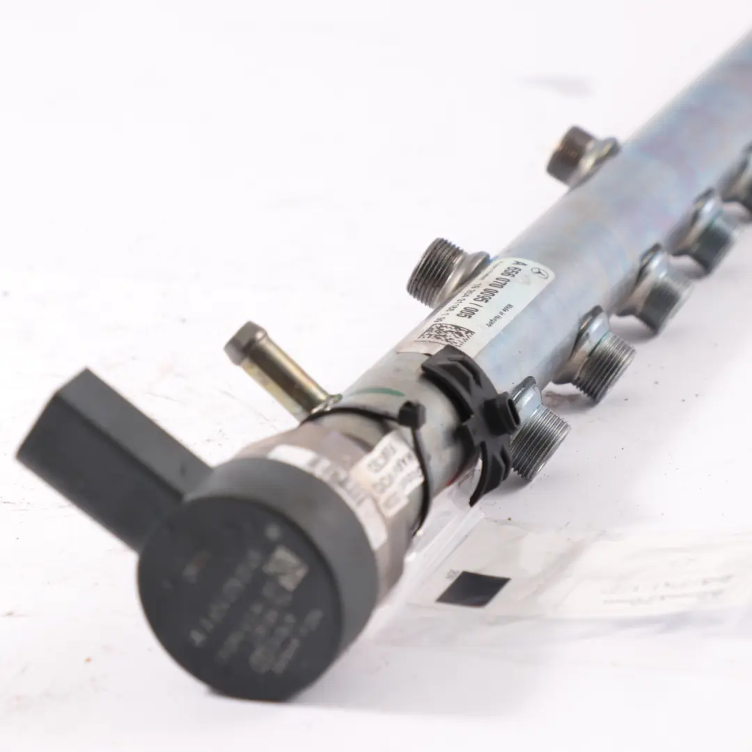 OM656 Fuel Injection Rail Distributor Line to Mercedes W213 Diesel with Part number A6560700095 Mercedes W213 Diesel OM656 Fuel Injection Rail Distributor Line - SKU A6560700095 - Part number A6560700095
