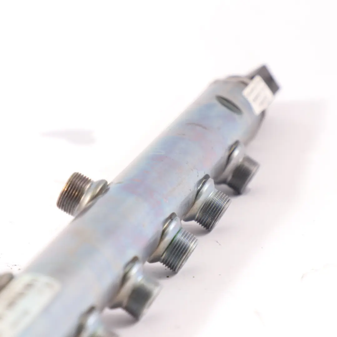OM656 Fuel Injection Rail Distributor Line to Mercedes W213 Diesel with Part number A6560700095 Mercedes W213 Diesel OM656 Fuel Injection Rail Distributor Line - SKU A6560700095 - Part number A6560700095