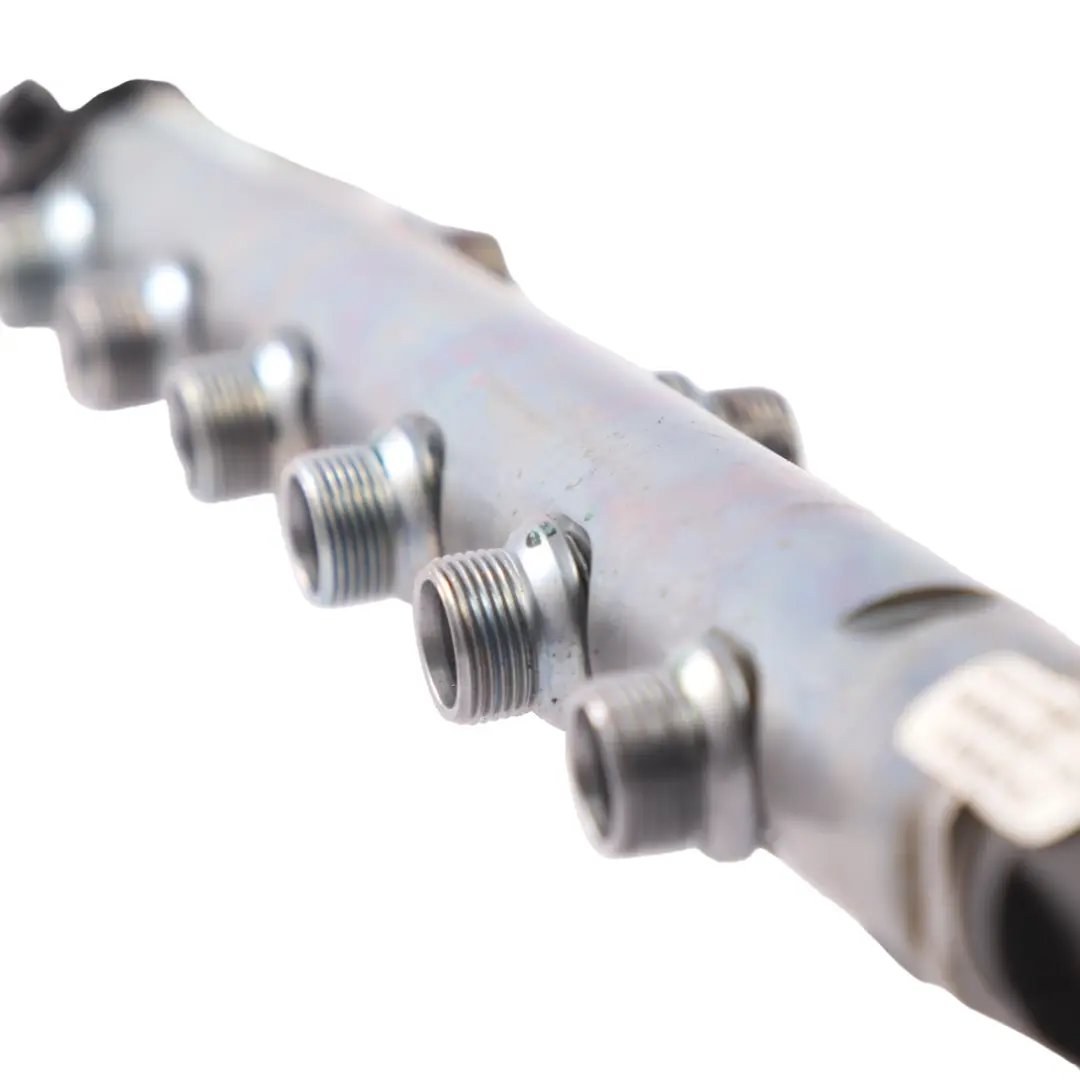 OM656 Linea Rail Inyeccion Combustible para Mercedes W213 Diesel con número de pieza A6560700095 Mercedes W213 Diesel OM656 Linea Rail Inyeccion Combustible - SKU A6560700095 - Número de pieza A6560700095