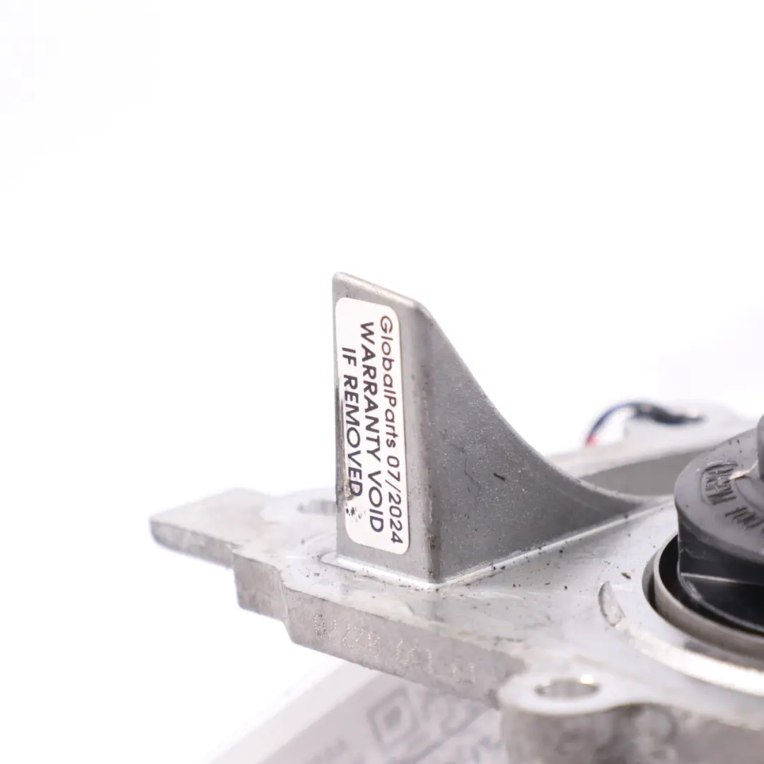 Water Pump Mercedes W204 W213 Diesel OM656 Bearing Housing Pulley to with Part number A6562010010 Water Pump Mercedes W204 W213 Diesel OM656 Bearing Housing Pulley - SKU A6562010010 - Part number A6562010010