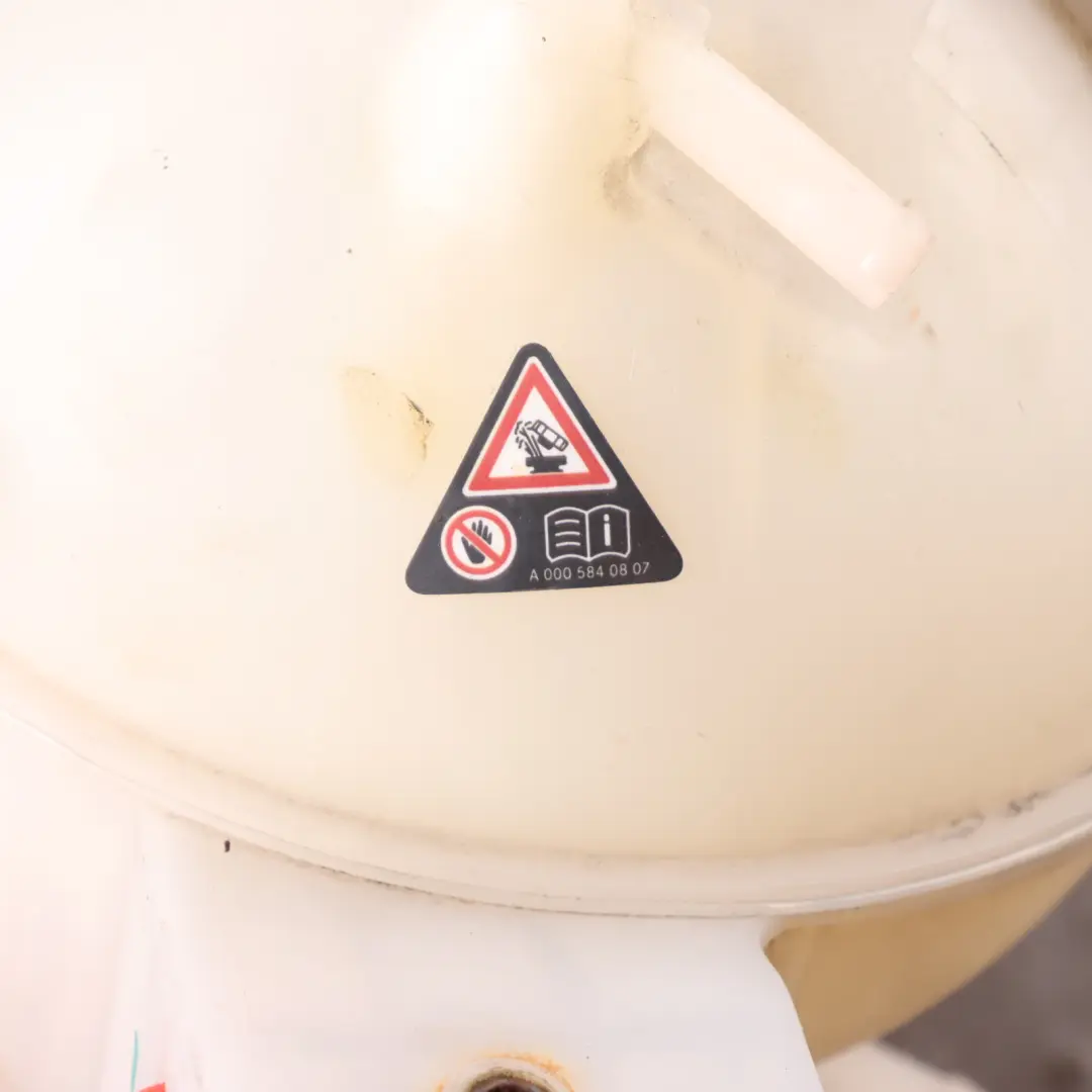 Serbatoio Espansione Liquido Raffreddamento Bottiglia per Mercedes Sprinter W906 con numero di parte A9065010503 Mercedes Sprinter W906 Serbatoio Espansione Liquido Raffreddamento Bottiglia - SKU A9065010503 - Numero di parte A9065010503