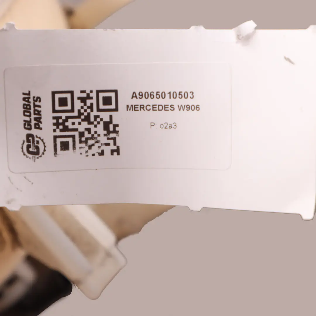 Serbatoio Espansione Liquido Raffreddamento Bottiglia per Mercedes Sprinter W906 con numero di parte A9065010503 Mercedes Sprinter W906 Serbatoio Espansione Liquido Raffreddamento Bottiglia - SKU A9065010503 - Numero di parte A9065010503