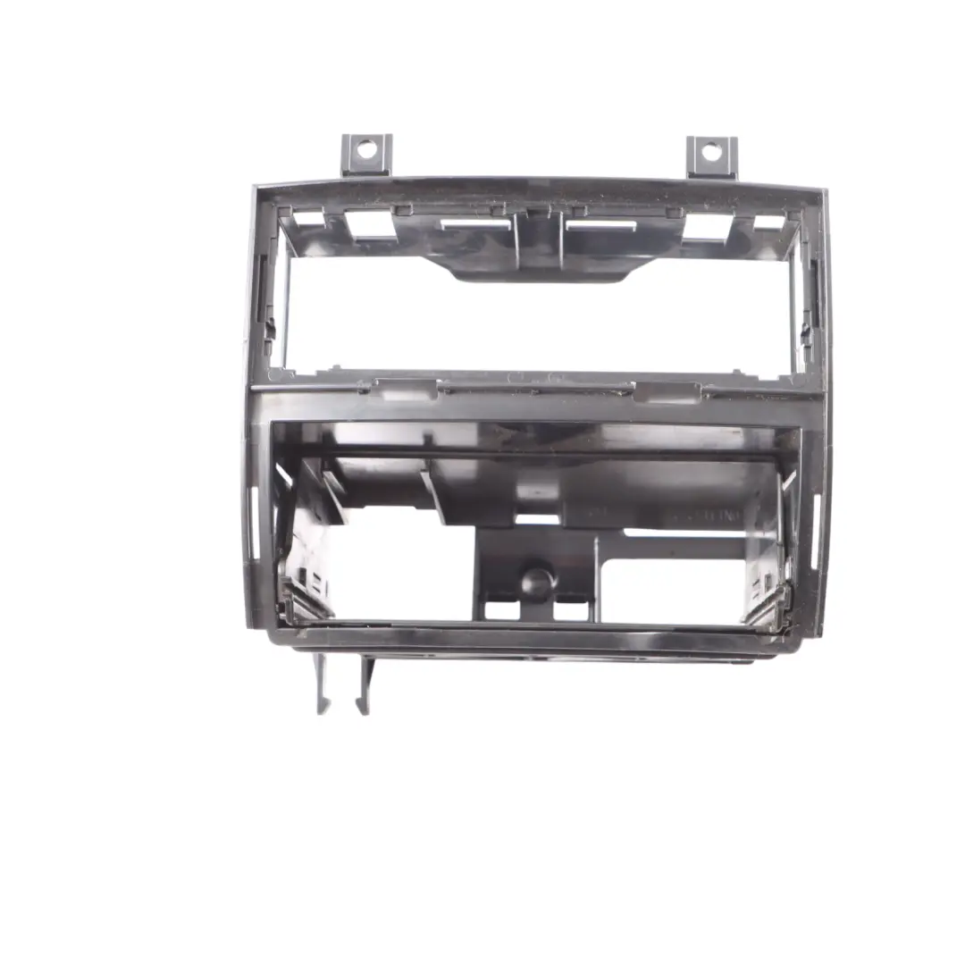 Portacenere Vassoio Console Centrale Staffa per Mercedes Sprinter W906 con numero di parte A9066800558 Mercedes Sprinter W906 Portacenere Vassoio Console Centrale Staffa - SKU A9066800558 - Numero di parte A9066800558