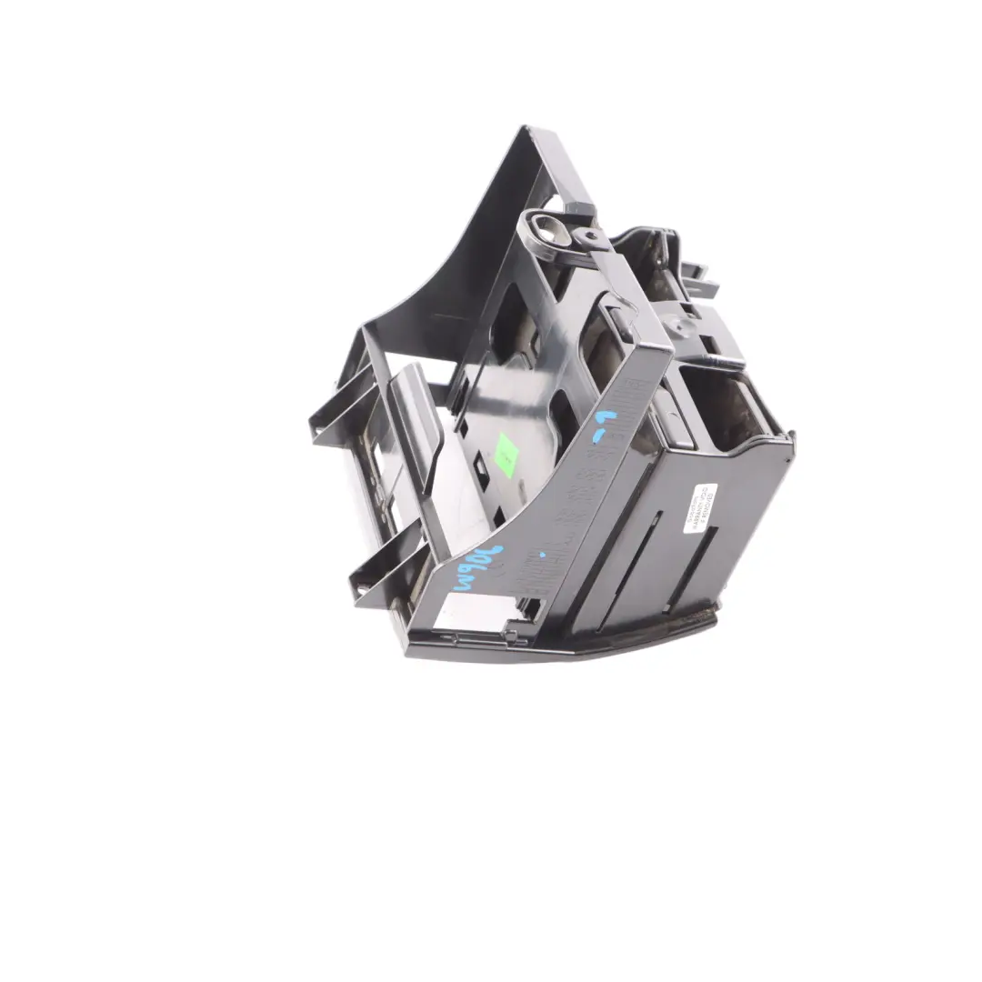 Portacenere Vassoio Console Centrale Staffa per Mercedes Sprinter W906 con numero di parte A9066800558 Mercedes Sprinter W906 Portacenere Vassoio Console Centrale Staffa - SKU A9066800558 - Numero di parte A9066800558