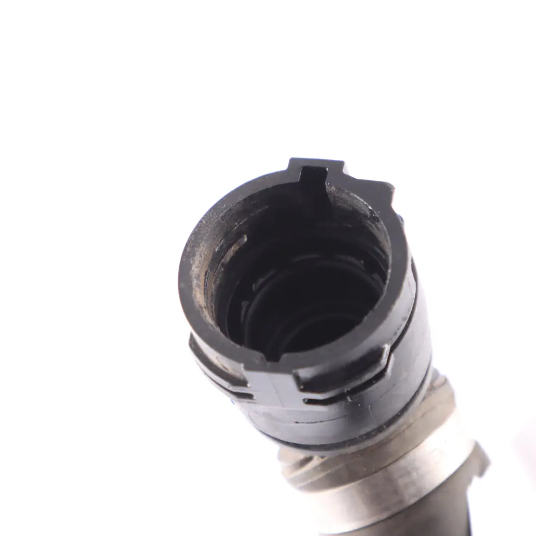 W907 OM654 tubo motore refrigerante linea di raffreddamento per Mercedes con numero di parte A9075010900 Mercedes W907 OM654 tubo motore refrigerante linea di raffreddamento - SKU A9075010900 - Numero di parte A9075010900