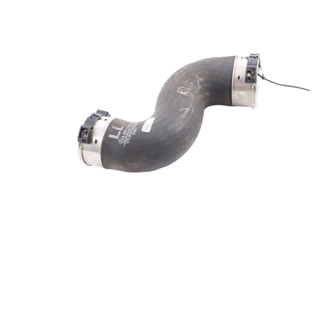 W907 Ladeluftkühler Links Schlauch Luftleitung für Mercedes Sprinter mit Teilenummer A9075282300 Mercedes Sprinter W907 Ladeluftkühler Links Schlauch Luftleitung - SKU A9075282300 - Teilenummer A9075282300