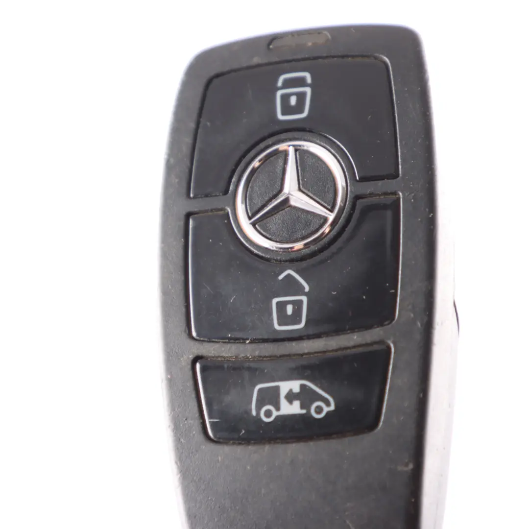 Mercedes W907 W910 Kluczyk Przycisk Pilota Zdalnego Sterowania - SKU A9079050507 - Numer Części A9079050507
