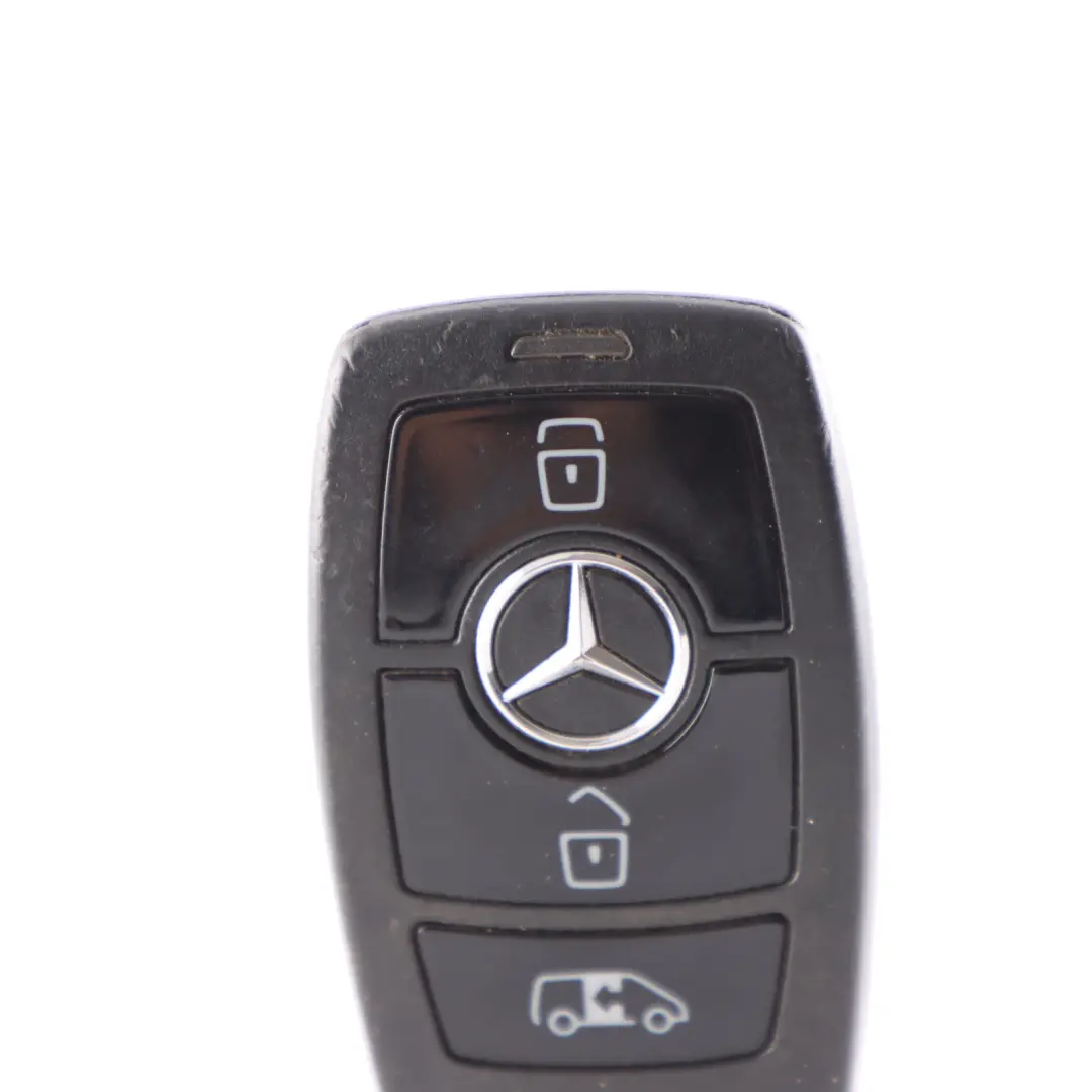  Clé à distance Mercedes W907 W910 Bouton de télécommande d'alarme - SKU A9079050507 - Numéro de pièce A9079050507