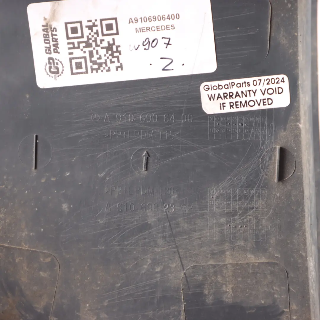 W907 Beifahrertür links Abdeckung Zierleiste für Mercedes Sprinter mit Teilenummer A9106906400 Mercedes Sprinter W907 Beifahrertür links Abdeckung Zierleiste - SKU A9106906400 - Teilenummer A9106906400