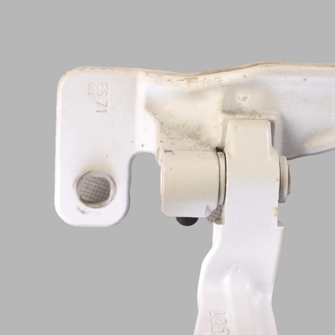 Door Hinge Mercedes W907 W910 Front Left N/S Lower Arctic White - 9147 to with Part number A9107201400 Door Hinge Mercedes W907 W910 Front Left N/S Lower Arctic White - 9147 - SKU A9107201400-ARW - Part number A9107201400