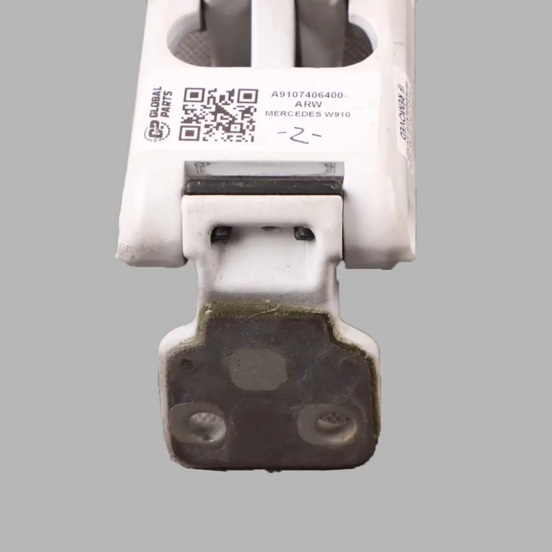 Bisagra Puerta Mercedes W907 W910 Trasera Derecha Superior Arctic White - 9147 para con número de pieza A9107406400 Bisagra Puerta Mercedes W907 W910 Trasera Derecha Superior Arctic White - 9147 - SKU A9107406400-ARW - Número de pieza A9107406400