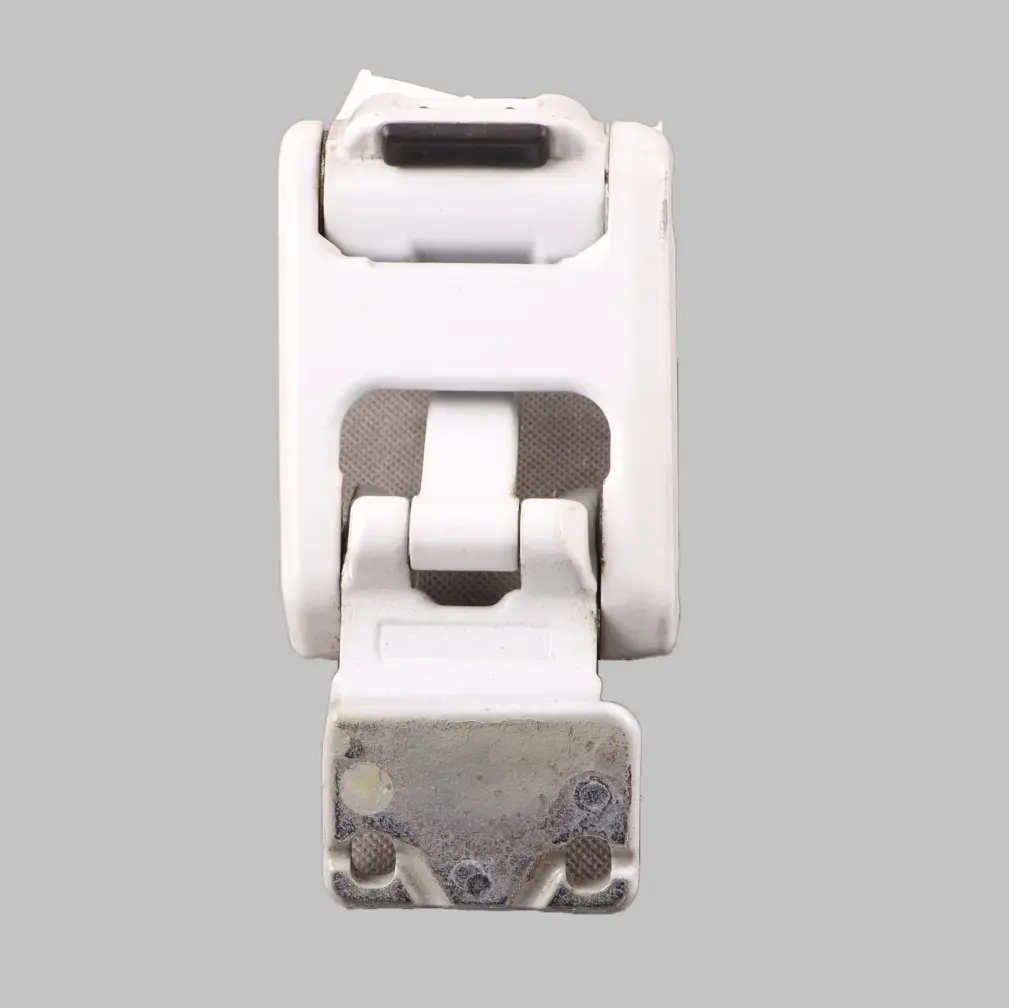 W907 W910 Cerniera porta posteriore sinistra inferiore bianco artico per Mercedes con numero di parte A9107409500 Mercedes W907 W910 Cerniera porta posteriore sinistra inferiore bianco artico - SKU A9107409500-ARW - Numero di parte A9107409500