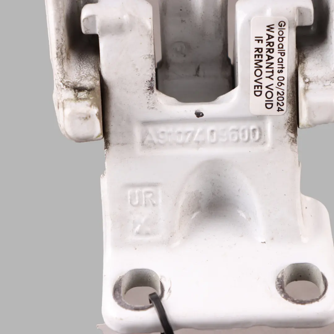 Door Hinge Mercedes W907 W910 Rear Right O/S Lower Arctic White - 9147 to with Part number A9107409600 Door Hinge Mercedes W907 W910 Rear Right O/S Lower Arctic White - 9147 - SKU A9107409600-ARW - Part number A9107409600