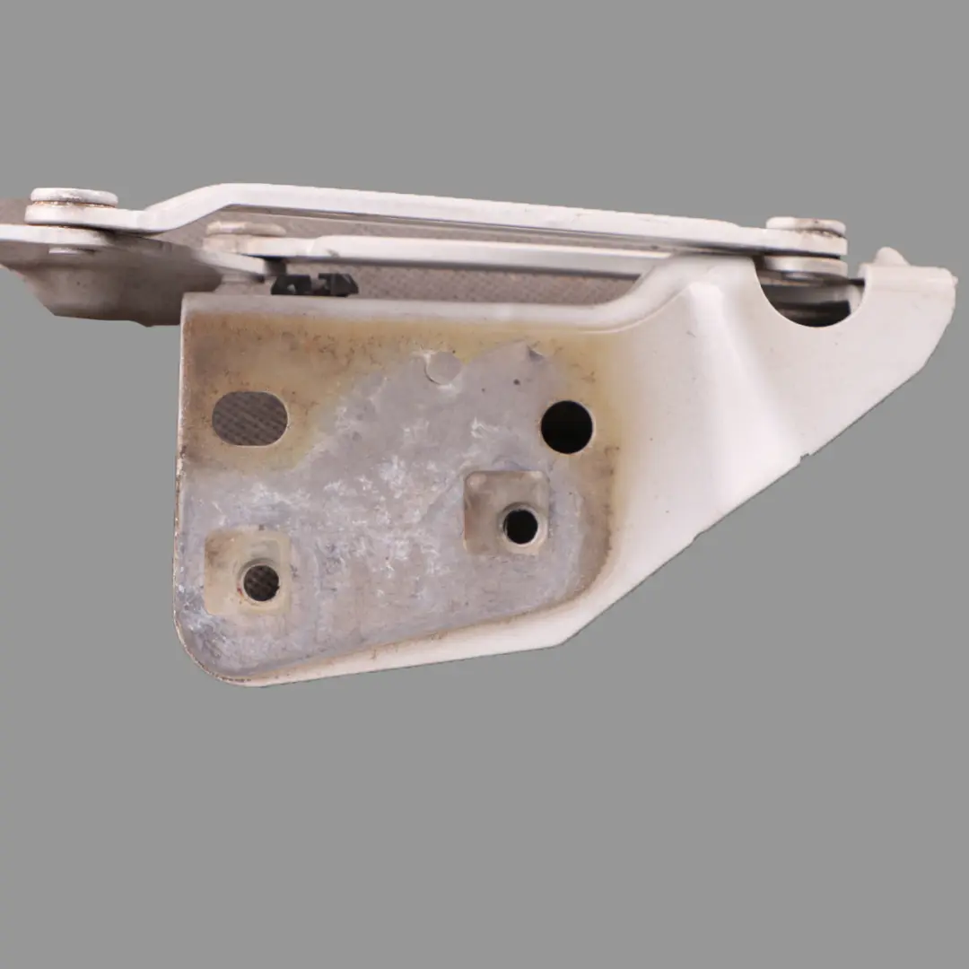 W907 Capó Bisagra Delantera Derecha Blanco para Mercedes con número de pieza A9108803100 Mercedes W907 Capó Bisagra Delantera Derecha Blanco - SKU A9108803100 - Número de pieza A9108803100