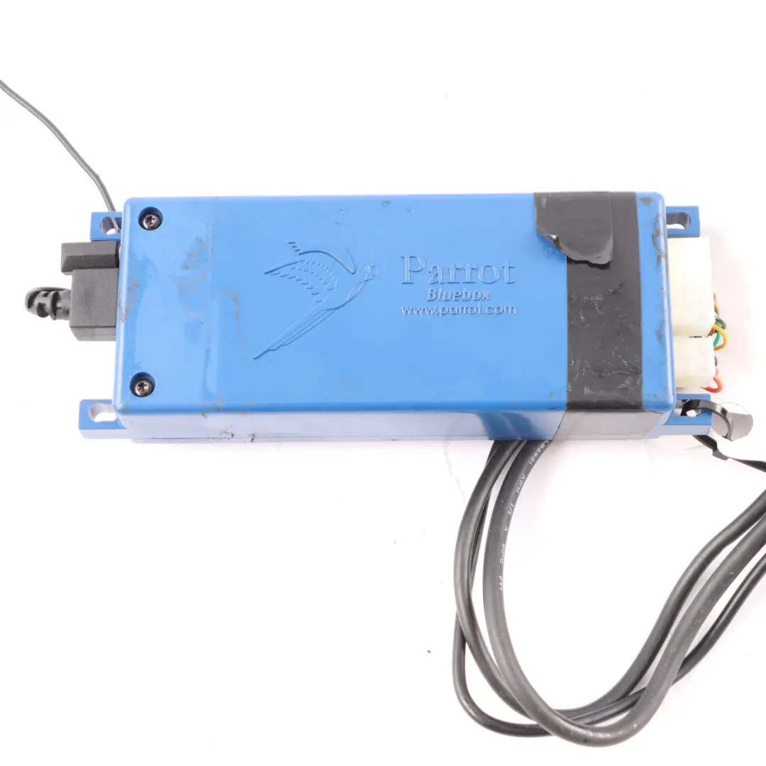Parrot Bluebox Bluetooth Moduł Głośnomówiący do o numerze CK3100N Parrot Bluebox Bluetooth Moduł Głośnomówiący - SKU CK3100N-2 - Numer Części CK3100N