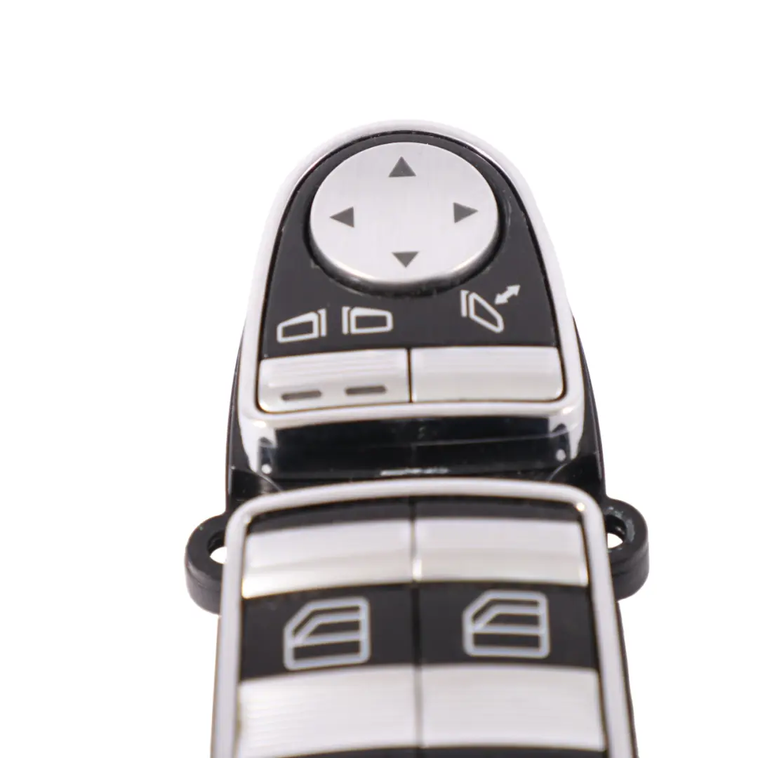 Interrupteur de Vitres Avant Porte Conducteur Gauche pour Mercedes W221 à propos du numéro de pièce A2218214051 Mercedes W221 Interrupteur de Vitres Avant Porte Conducteur Gauche - SKU A2218214051 - Numéro de pièce A2218214051