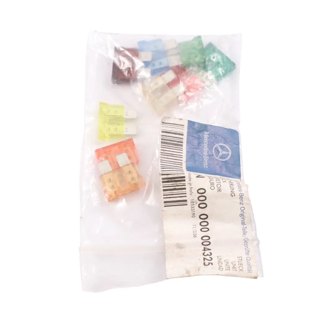 Kit fusibili di ricambio Set per Mercedes W169 W204 W211 C219 con numero di parte N000000004325 Mercedes W169 W204 W211 C219 Kit fusibili di ricambio Set - SKU N000000004325-1 - Numero di parte N000000004325