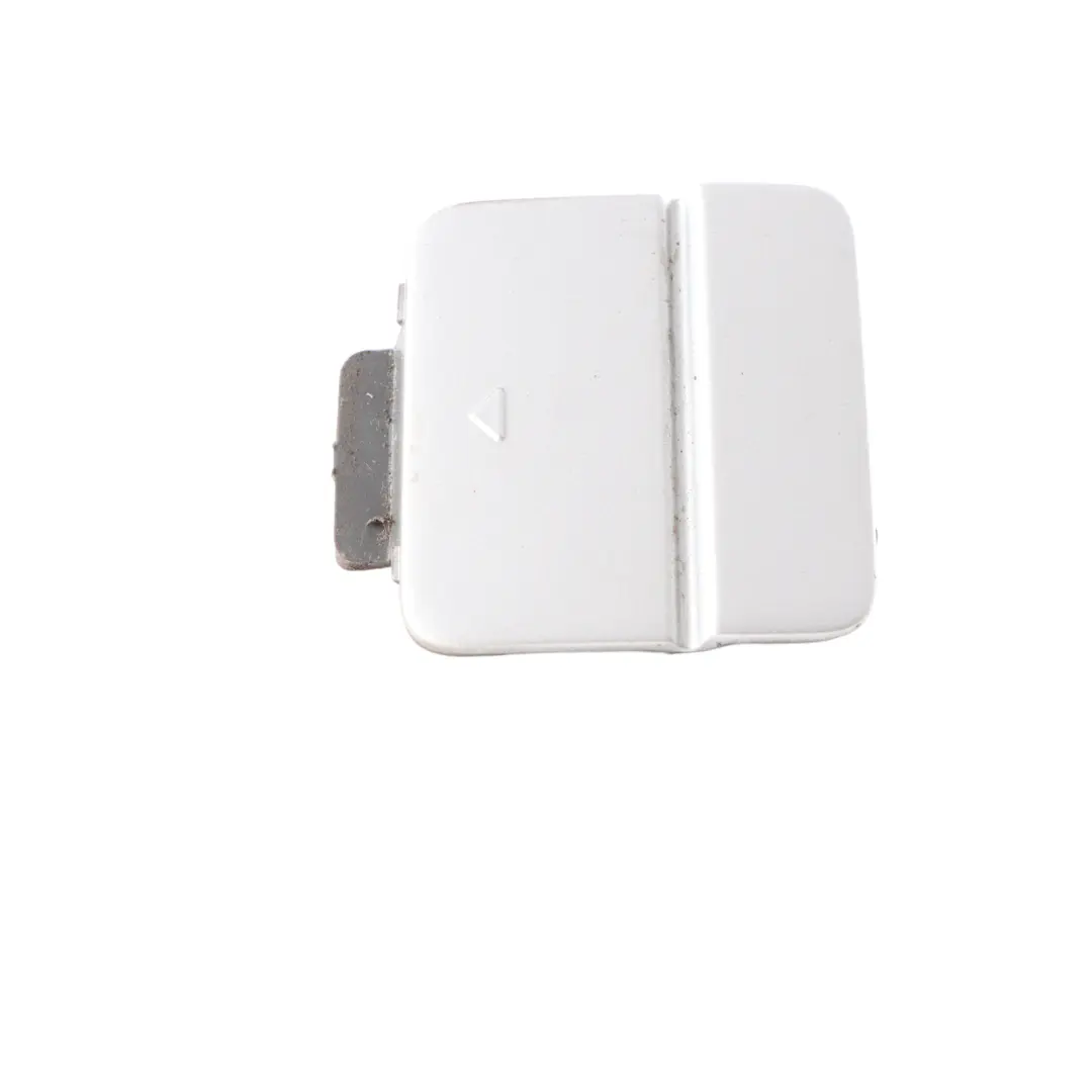 Flap Parachoques trasero de remolque Ojo Titanium Silver Metallic 354 para BMW E60 con número de pieza 0150251 BMW E60 Flap Parachoques trasero de remolque Ojo Titanium Silver Metallic 354 - SKU P0150251-TS - Número de pieza 0150251