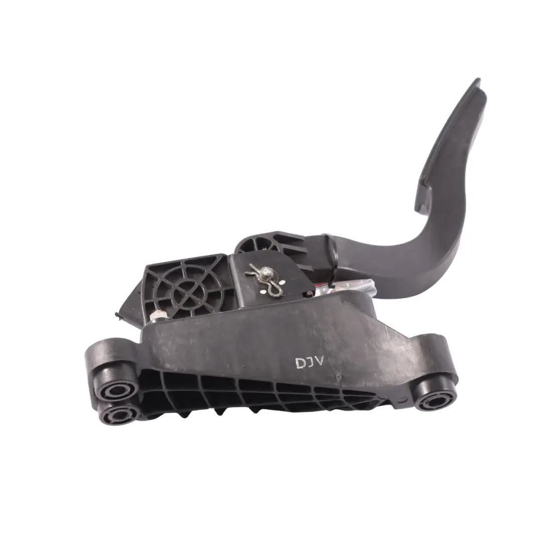 Accelerator Throttle Gas Pedal Assembly to Hyundai H - 1 with Part number 32700-4H800 Hyundai H - 1 Accelerator Throttle Gas Pedal Assembly - SKU rhd-32700-4H800 - Part number 32700-4H800