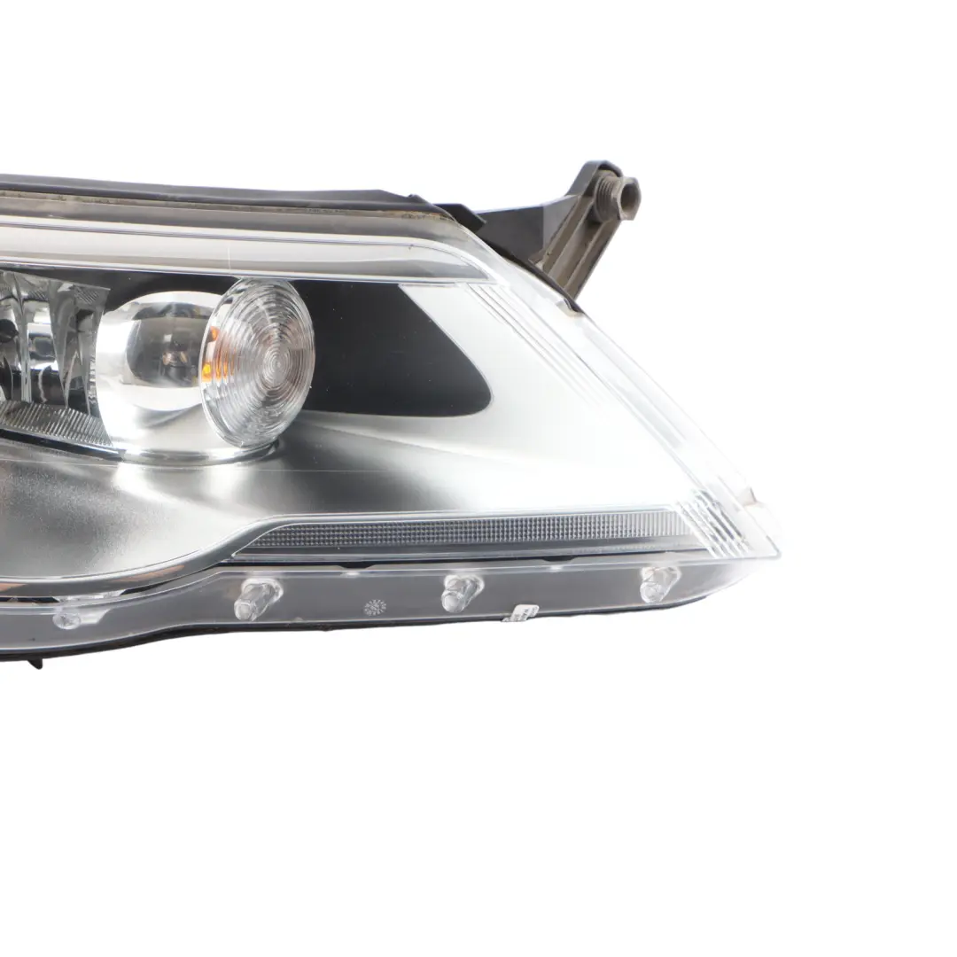 Front Dynamic Headlamp Bi-Xenon Lamp Right O/S to Volkswagen Tiguan 5N with Part number 5N2941040H Volkswagen Tiguan 5N Front Dynamic Headlamp Bi-Xenon Lamp Right O/S - SKU rhd-5N2941040H - Part number 5N2941040H