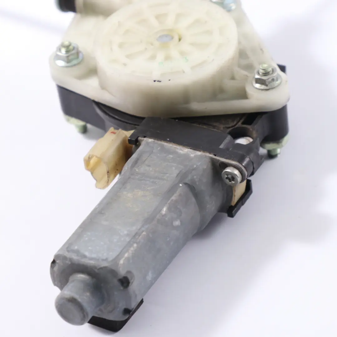 Window Regulator Power Lifter Front Right O/S Motor to Hyundai H - 1 with Part number 82403-4H010 Hyundai H - 1 Window Regulator Power Lifter Front Right O/S Motor - SKU rhd-82403-4H010 - Part number 82403-4H010