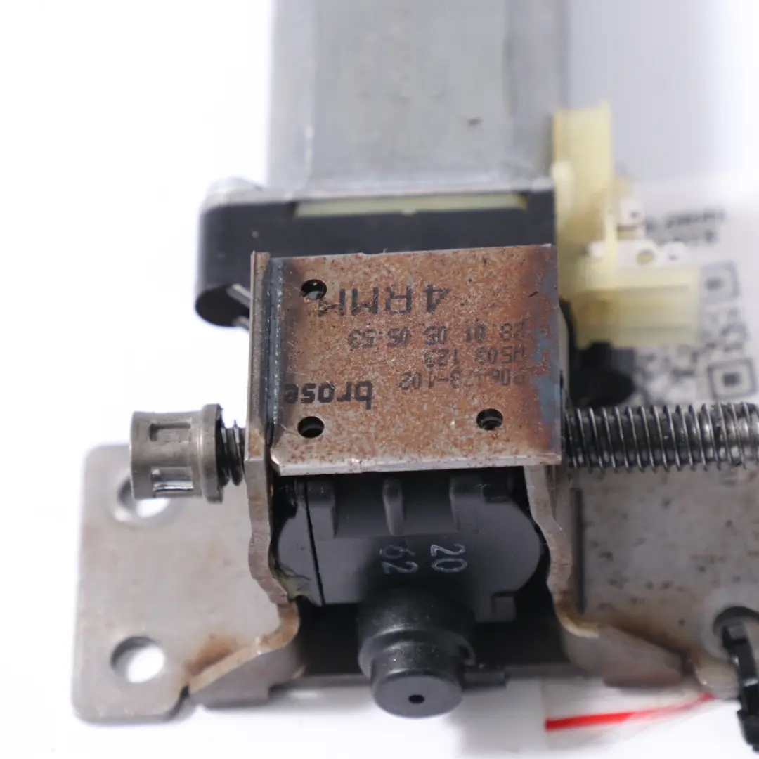 Front Seat Right O/S Adjustment Motor Drive to Mercedes SLK R171 Motor with Part number A1718201842 Mercedes SLK R171 Motor Front Seat Right O/S Adjustment Motor Drive - SKU rhd-A1718201842 - Part number A1718201842