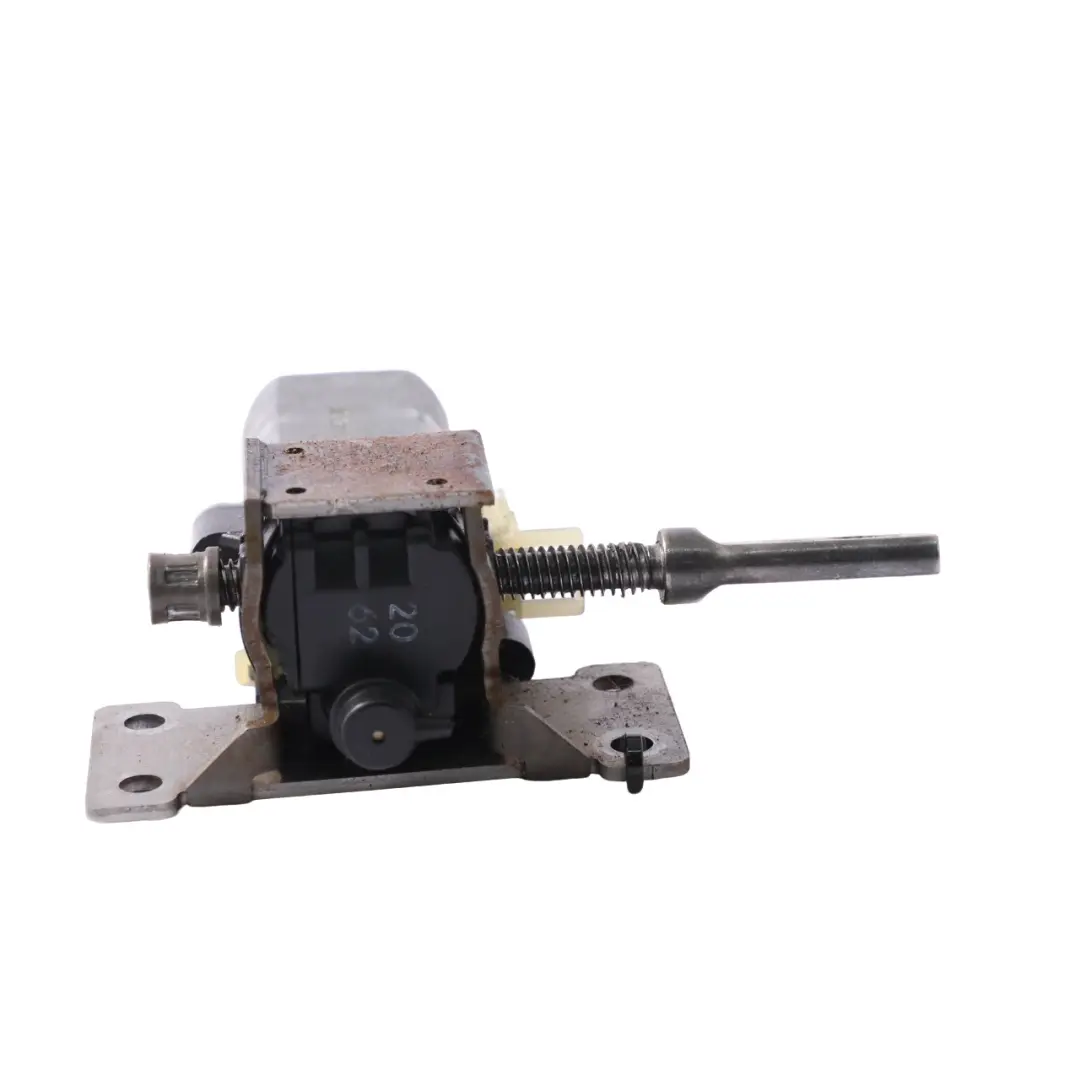 Front Seat Right O/S Adjustment Motor Drive to Mercedes SLK R171 Motor with Part number A1718201842 Mercedes SLK R171 Motor Front Seat Right O/S Adjustment Motor Drive - SKU rhd-A1718201842 - Part number A1718201842
