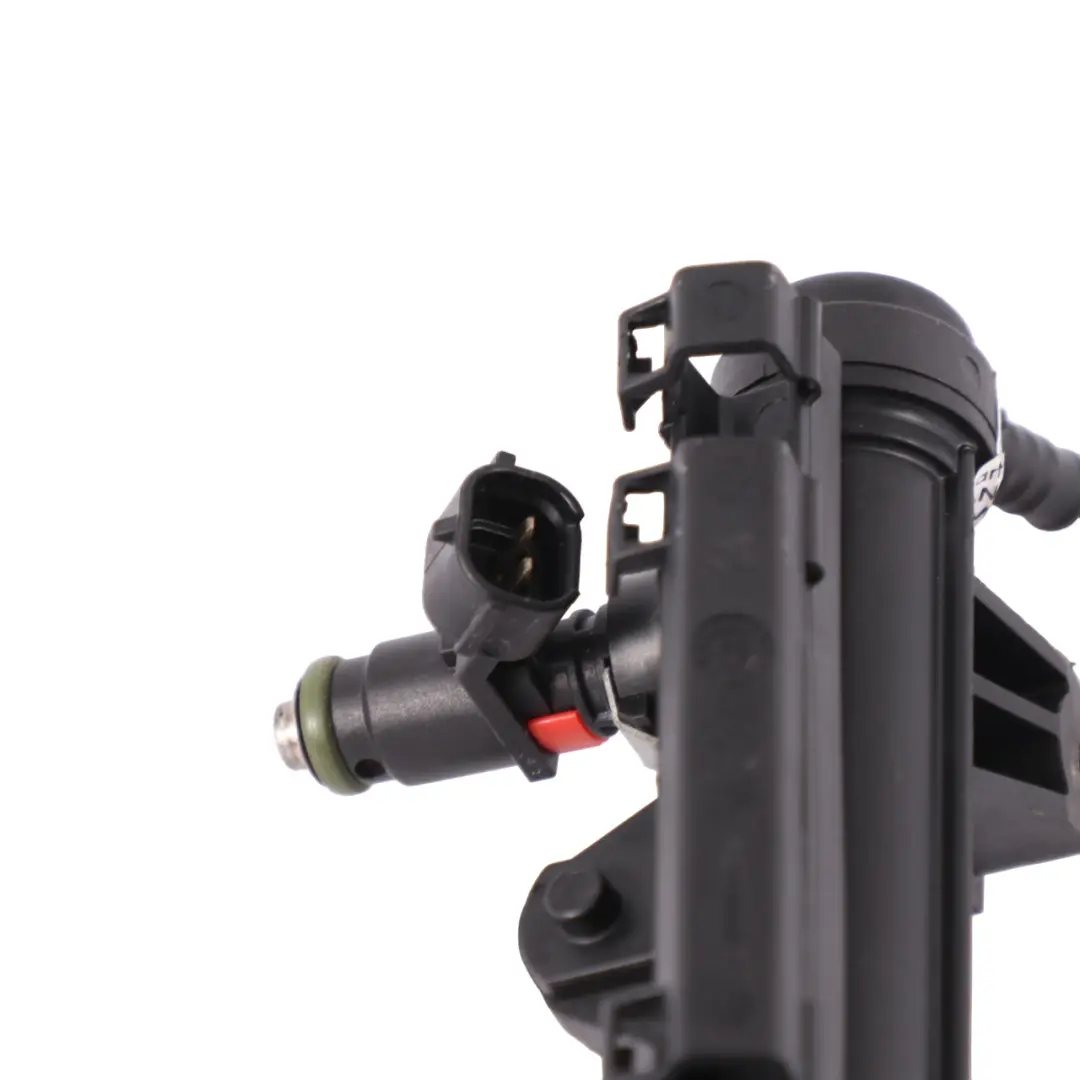 Tubo Iniettore Carburante 1.2 CGPB Benzina per VW Volkswagen Polo 6R con numero di parte 03E133320A VW Volkswagen Polo 6R Tubo Iniettore Carburante 1.2 CGPB Benzina - SKU 03E133320A - Numero di parte 03E133320A